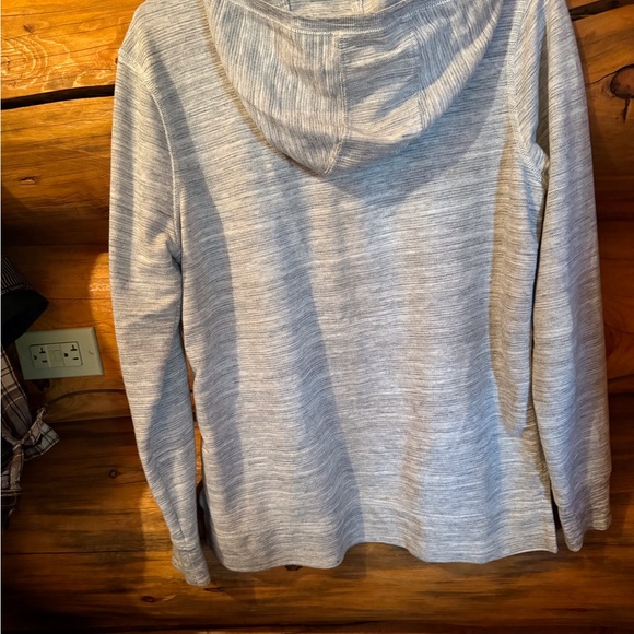 CARHART BRAND PULL OVER HOODED TOP WITH FRONT KANGAROO POCKETS. EUC LIKE NEW. - Picture 9 of 9